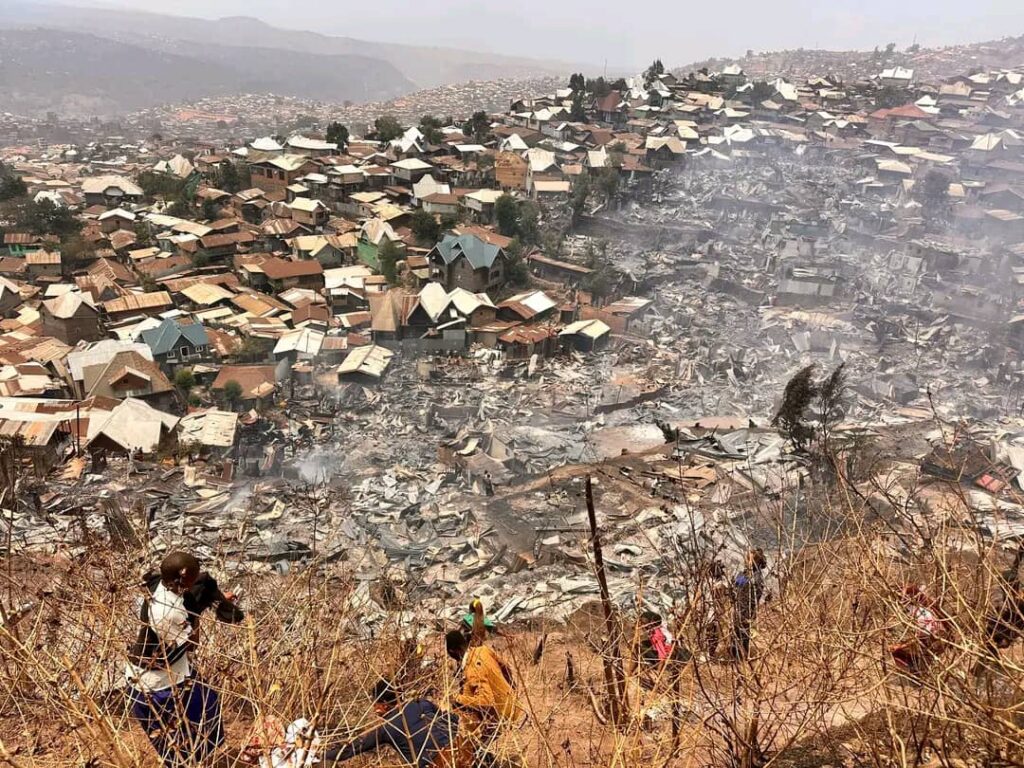 Lees meer over het artikel Nieuwe brand in Bukavu richt grote schade aan en eist minstens vijf mensenlevens (CongoForum)