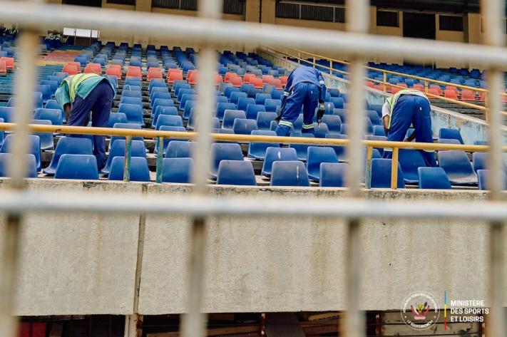 Lees meer over het artikel Voetbal: nieuwe zitjes worden geplaatst in Martelarenstadion in Kinshasa (CongoForum)