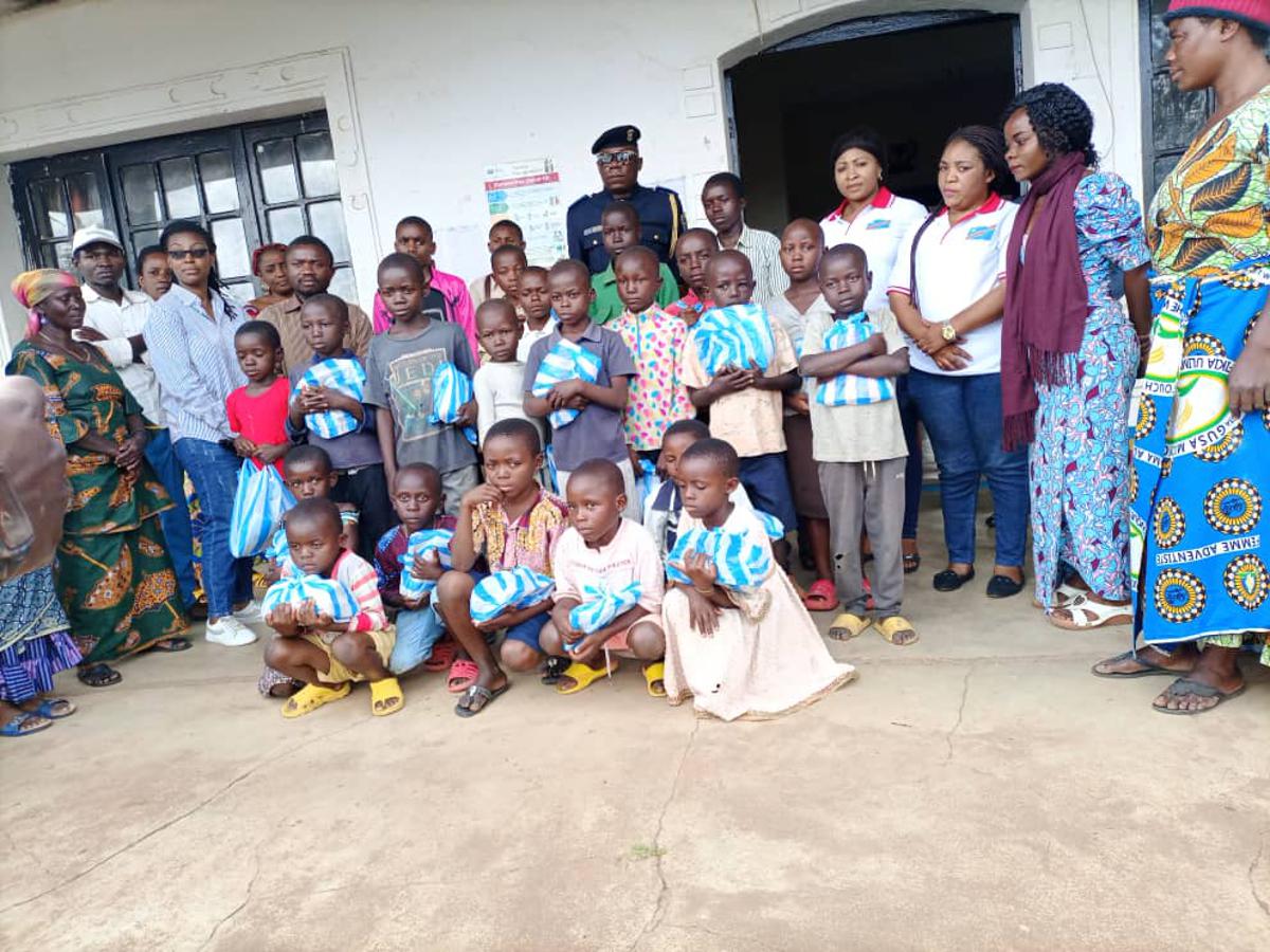 Lees meer over het artikel AZG over ebola: onderzoek naar behandelingen en preventie tegen Bundibugyo-virus moet ook kinderen ten goede komen (CongoForum)