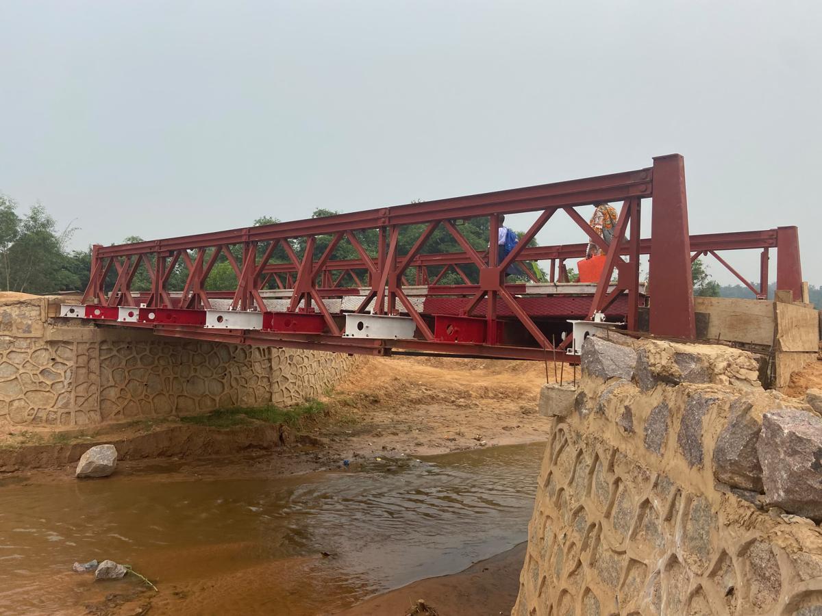 Lees meer over het artikel Nieuwe brug verbindt twee wijken in Kananga met elkaar (CongoForum)