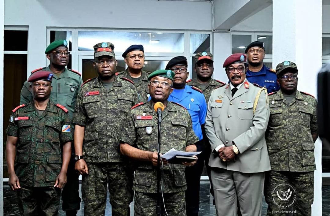 Read more about the article Crise à l’Est de la RDC: Tshisekedi réunit le Conseil supérieur de la défense sur fond de recomposition politico-militaire autour de Kabila (CongoForum)