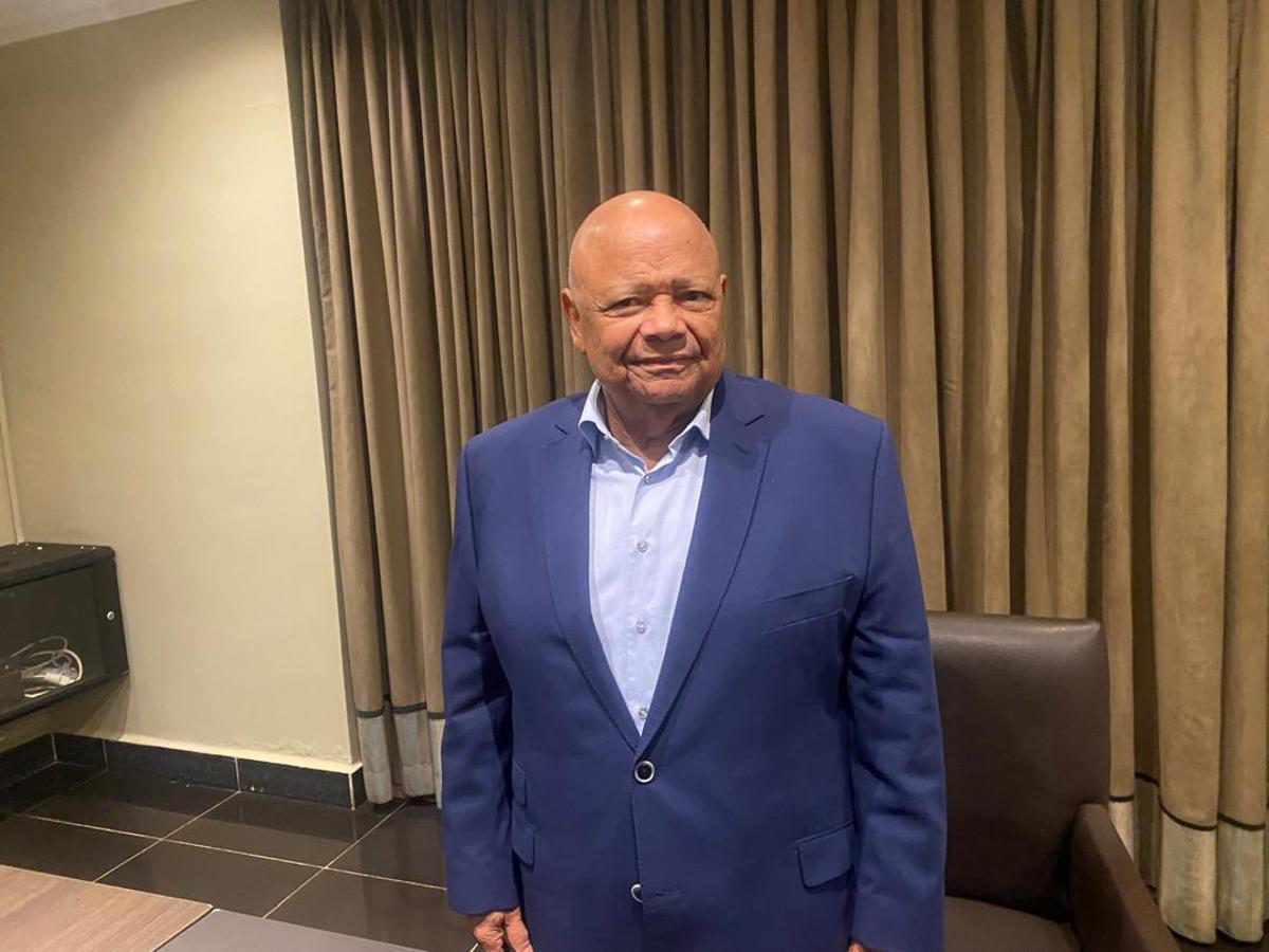 Lees meer over het artikel Raphaël Katebe Katoto pleit voor nieuwe Grondwet, broer Moïse Katumbi is tegen (CongoForum)